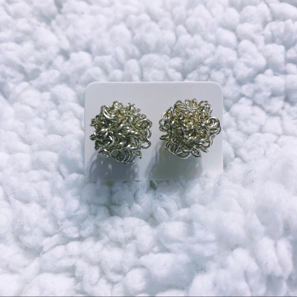 Silver tone Tangled Yarn Ball Stud Earrings - Picture 6 of 7